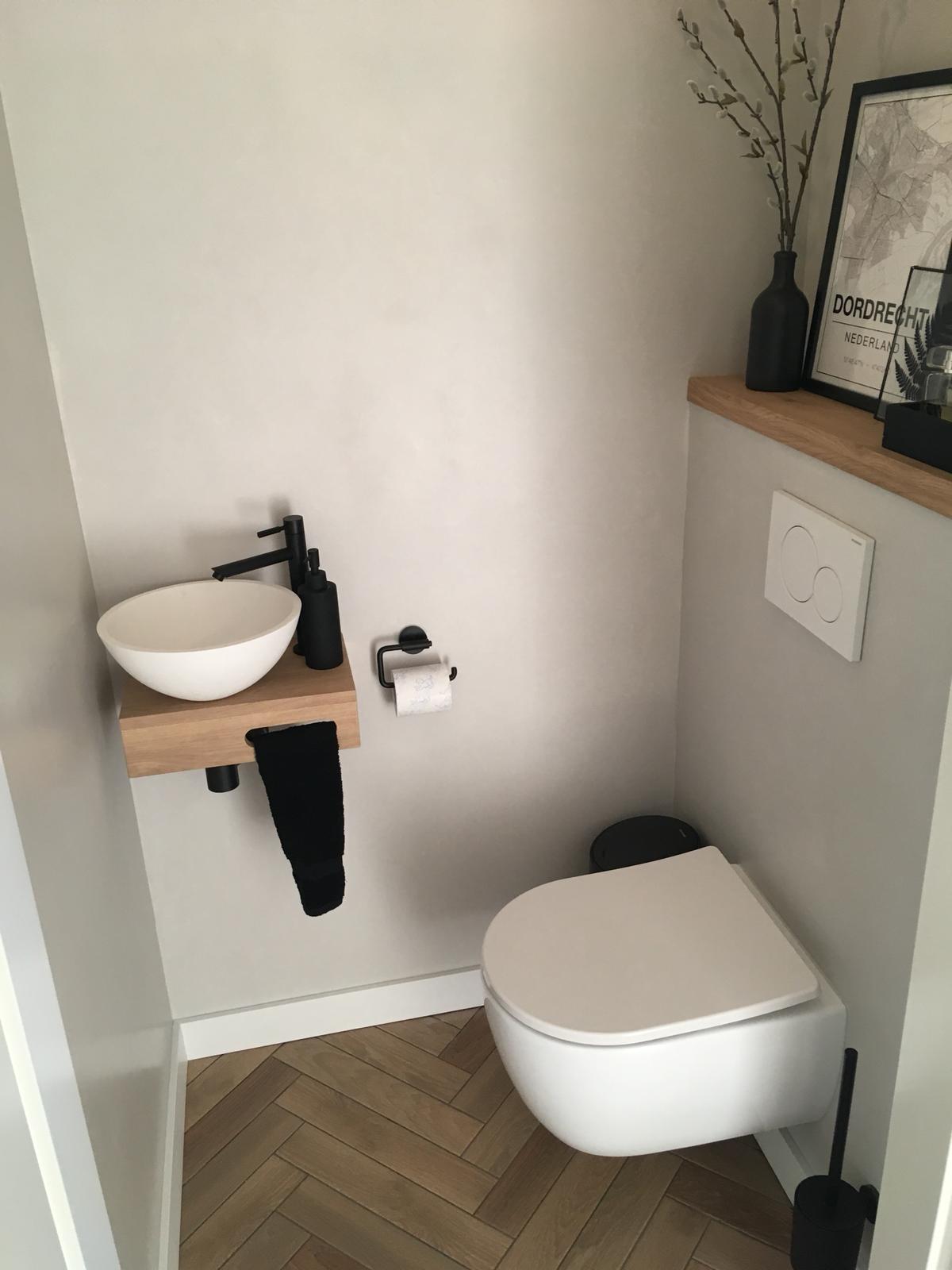 Toilet renovatie beton cire Amstelveen (2)